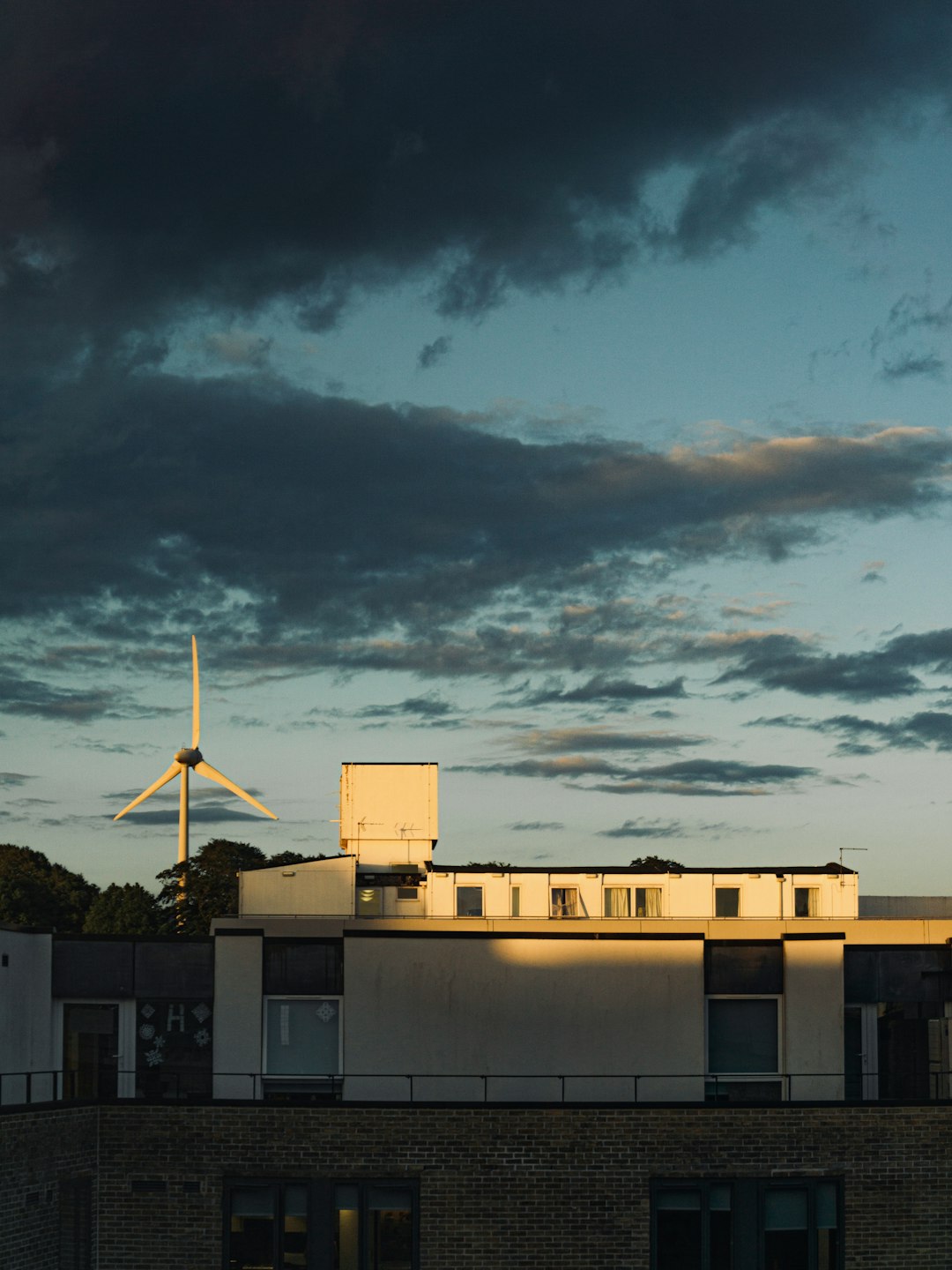 gallery-02 Windmill at Lancaster University, with afterglows shining on the building structure